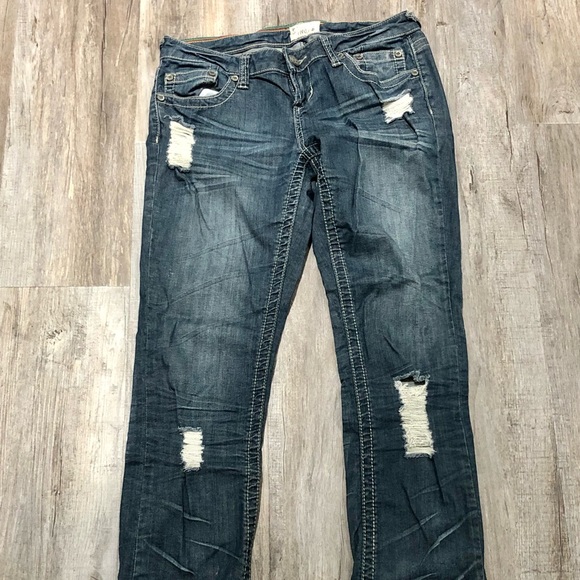 Women’s YNQ Denim Ripped/Distressed Jeans Size 7